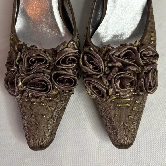 John Fashion Beaded Roses Elegant Slingback Taupe Formal Heels - Picture 3 of 7